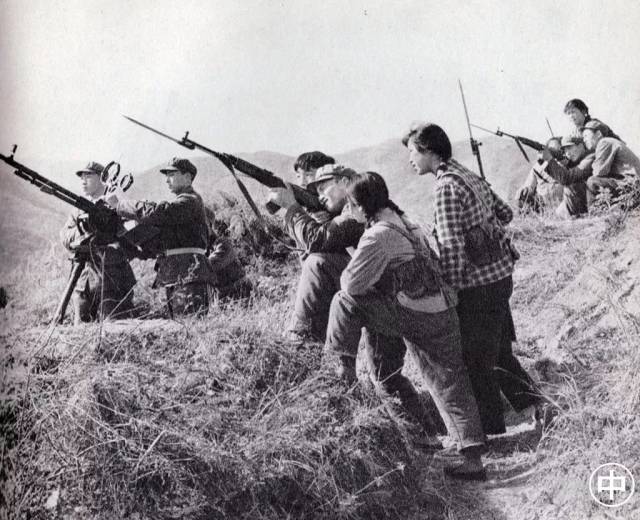 遇敌敢亮剑!上世纪70年代中国民兵是人人有枪