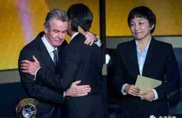 体迷窗之世纪足球小姐