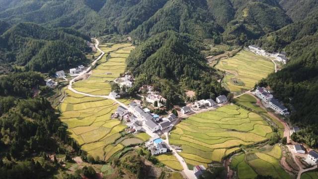 多水村属"十三五"深度贫困村,地处马坳镇西北部,毗邻渣津镇和大椿乡