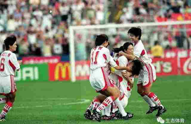 体迷窗之世纪足球小姐