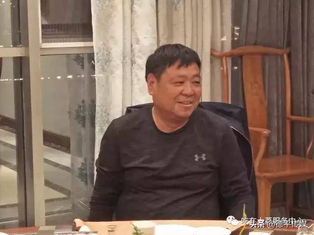 会长屈林增要求餐饮企业必须严格遵守食品安全法律规定,加强行业自律