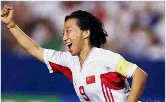 体迷窗之世纪足球小姐