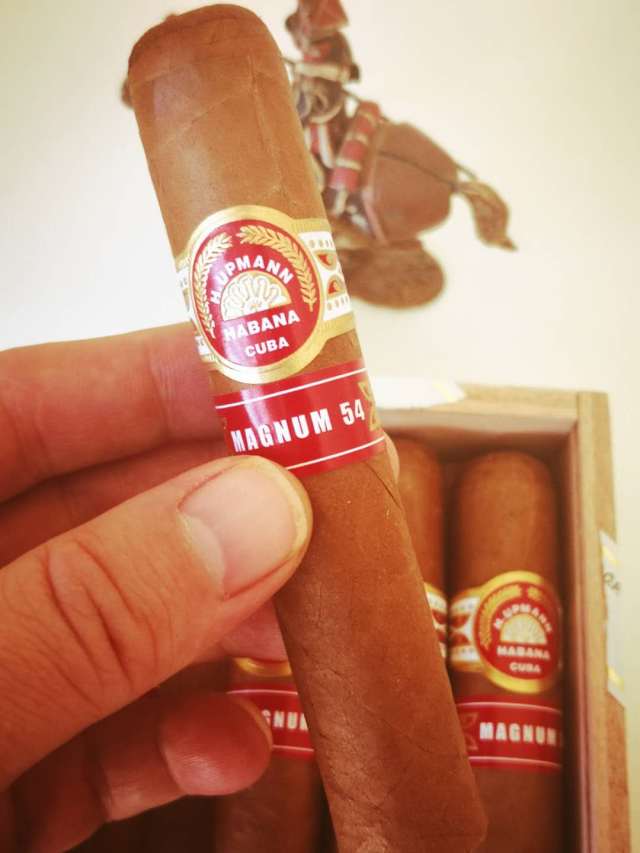 乌普曼 玛瑙54 h. upmann magnum 54