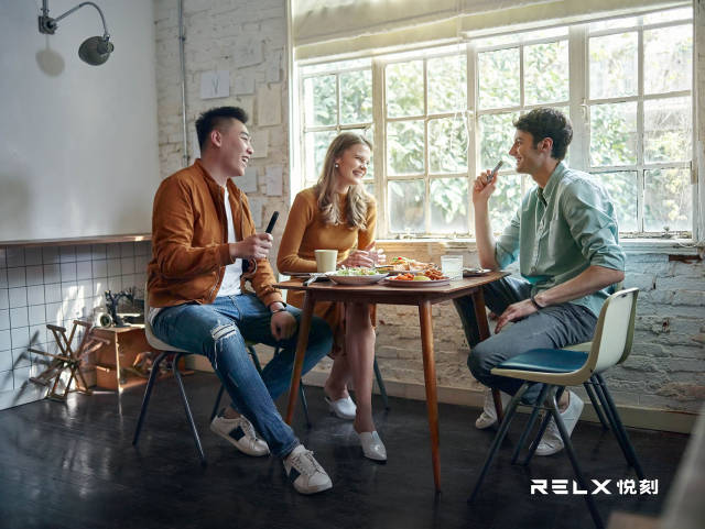 因此,relx悦刻在成立之初就启动了 "守护者计划",成为行业内首家旗帜