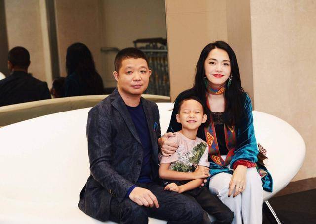 姚晨前夫和现任老公近照,差距一目了然,网友:前