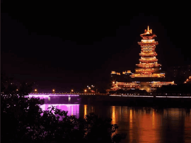 建筑 旅游 塔 640_479 gif 动态图 动图