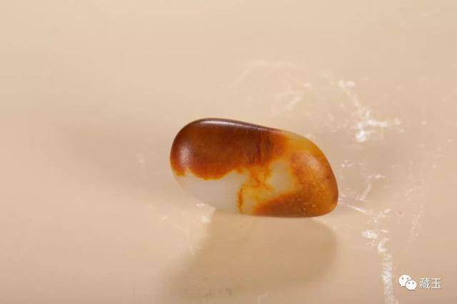 一篇文章带你看懂,和田玉史上最贵的红皮籽料!