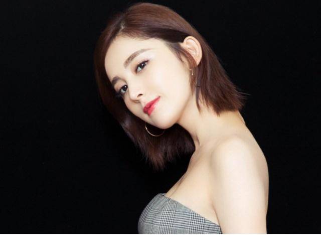 明星尝试新发型:古力娜扎齐刘海撞脸范冰冰,王