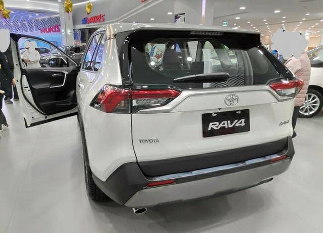 终于来了!2019款一汽丰田rav4上海车展首发,配混动 8at,要火