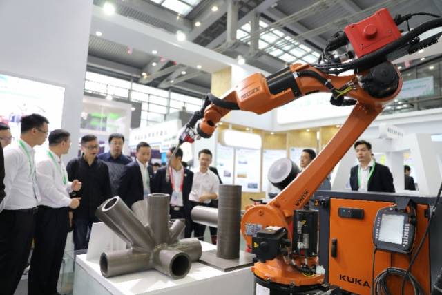 全国首个智能建造机器人升级亮相深圳绿博会,还有黑科技