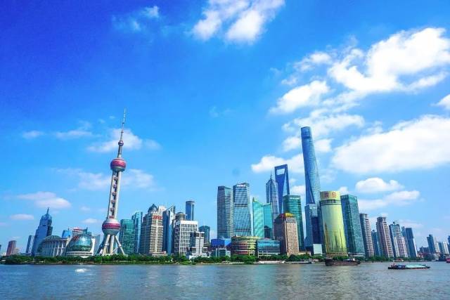 八百六十余年建都史的历史文化名城,拥有众多历史名胜古迹和人文景观