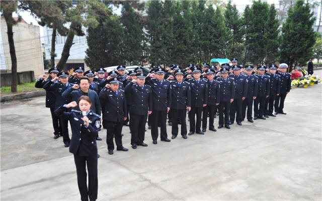 又是一年清明时,麻城市公安局举行祭奠公安英烈活动