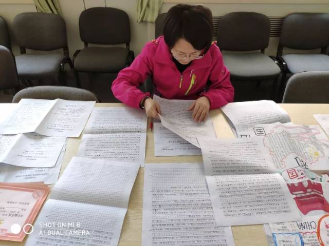 学校本部(中学部)"我和我的祖国"作文比赛,手抄报比赛,硬笔书法比赛