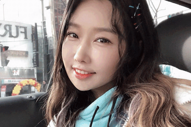 不止你觉得惊讶,欧美的媒体都纷纷报道, 这个女人50岁,不会老的吗?