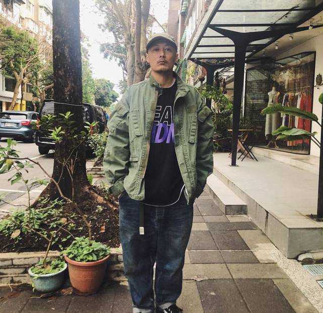 余文乐的工装风穿搭原来这么简单!你学你也帅