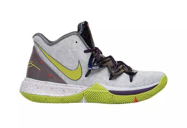 kyrie 5 与 pg3 曝光「曼巴日」特别配色