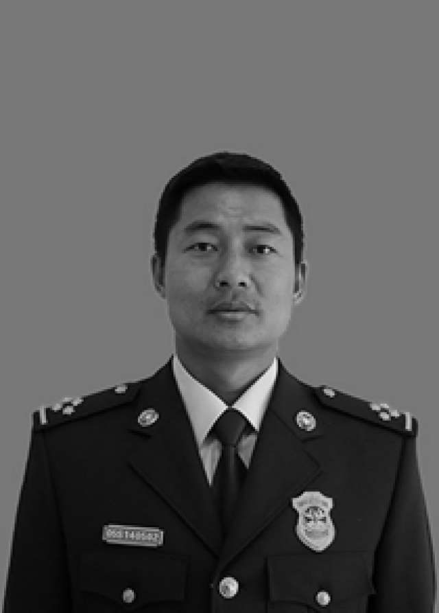 今天，痛别30名扑火英雄...