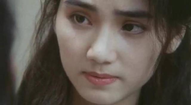 洪欣拒谈张丹峰婚变,言语中满是憔悴伤感,48岁