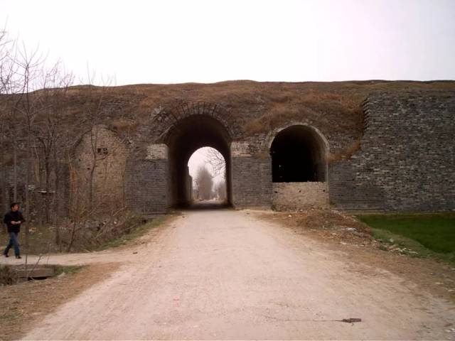 凤阳明中都城遗址西门凤阳龙兴寺山门凤阳明皇陵神道石刻一凤阳,古称