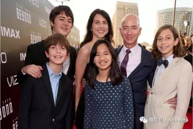 贝索斯正式离婚：保住世界首富地位 前妻成全球第四大女富豪