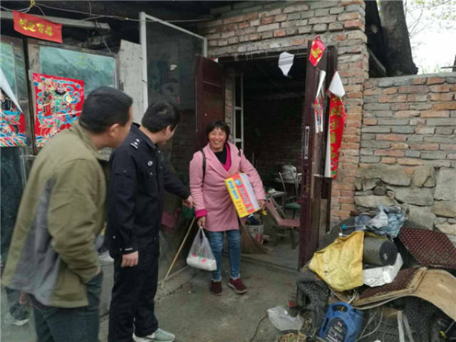 『出彩河南公安』┃桐柏公安扶贫:真情帮扶来慰问 助力解困快脱贫