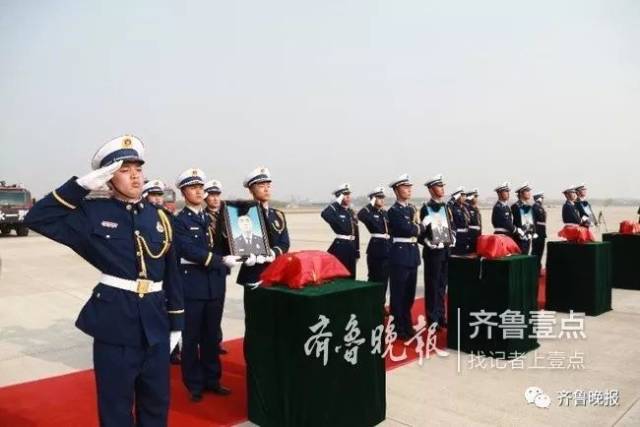 哽咽！全国各地群众迎接凉山救火烈士回家！揪心的是，幸存消防员……