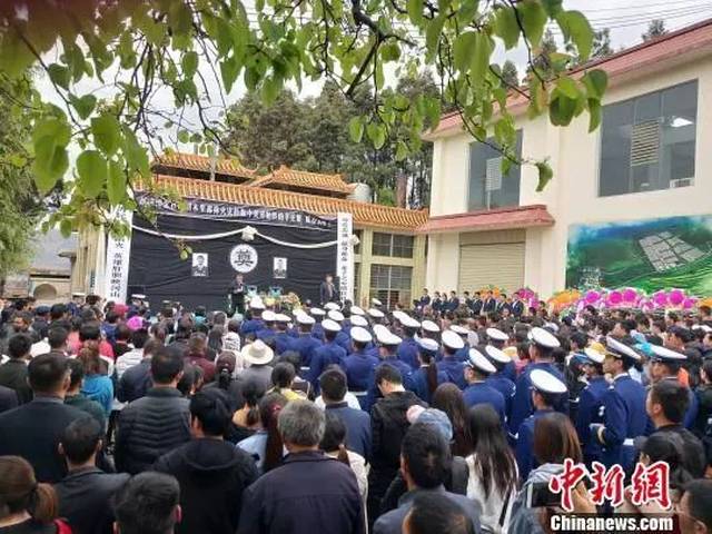 木里森林火灾牺牲的扑火英雄陆续魂归故里！