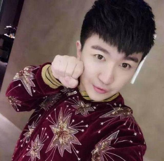 网友: 张大大这么恶心怎么还能火?