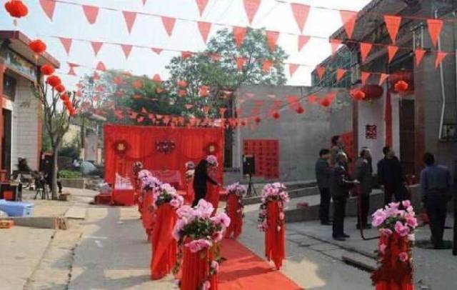 原创在农村,红白喜事花钱多了,场面却变冷清了,为啥?专家给出答案