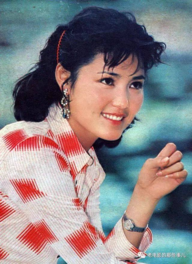 姜黎黎,充满古典神韵的东方美女,红牡丹如今年过六旬却依然优雅