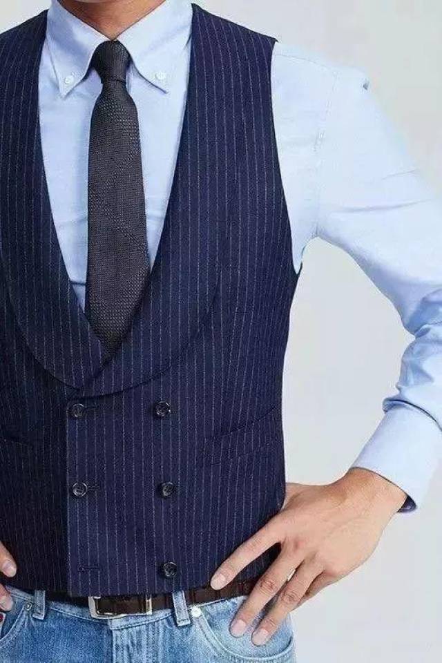 怎样穿马甲才不像酒吧服务生?
