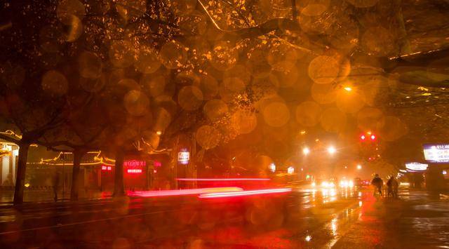 下雨天不想出门的图片