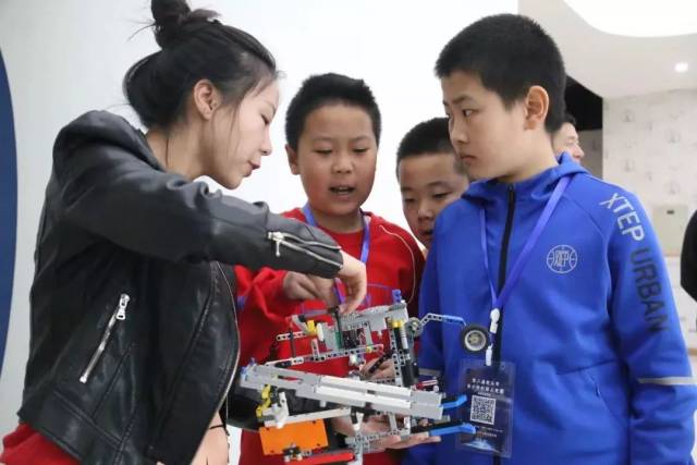 包头市第二届青少年机器人竞赛成功举办