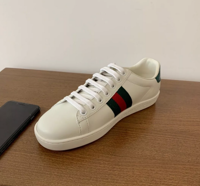 鞋服尚品:gucci ace系列古驰小蜜蜂女士刺绣运动鞋真假鉴别