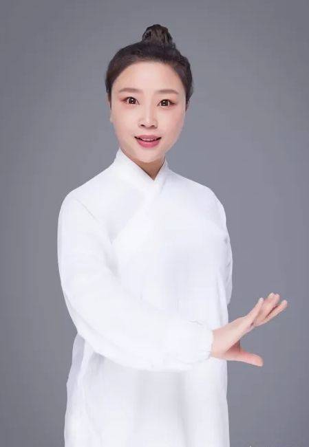 陈洁洁 小生  主教老师:王一敏