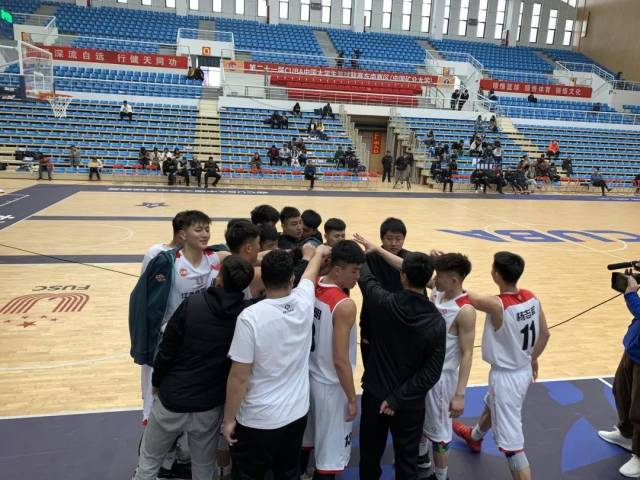 4月10日,江西师范大学高水平篮球队迎来了他们在第二十一届cuba的第