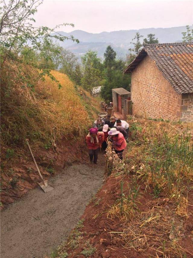 富源县营上镇茂河村大力实施村内道路硬化提升村民生活品质