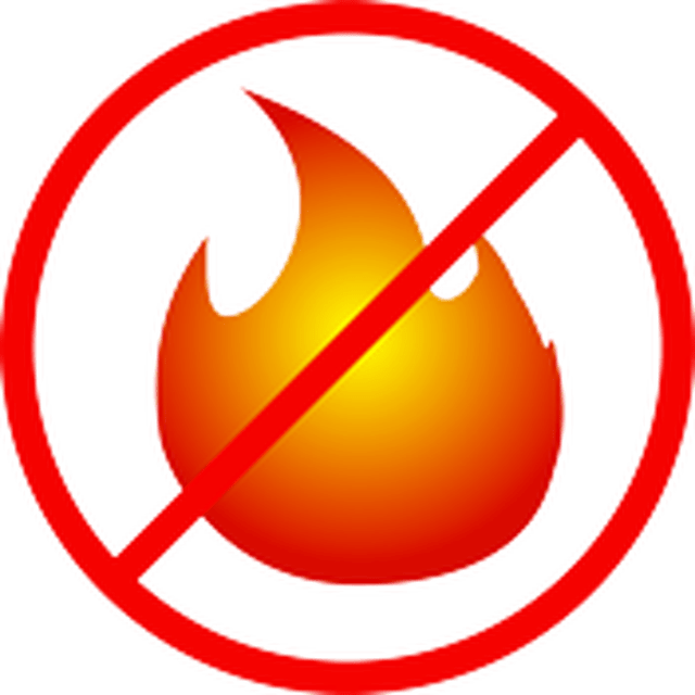 男子加油站坚持吸烟被灭火器喷头,网友:干得漂亮!