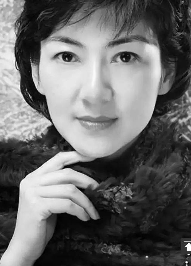 她是初代"白富美,优雅了一辈子,生前最大愿望是看女儿与郑恺结婚?
