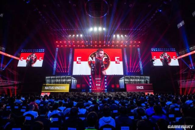 听完这首歌 全球10000000的CS:GO玩家都疯了