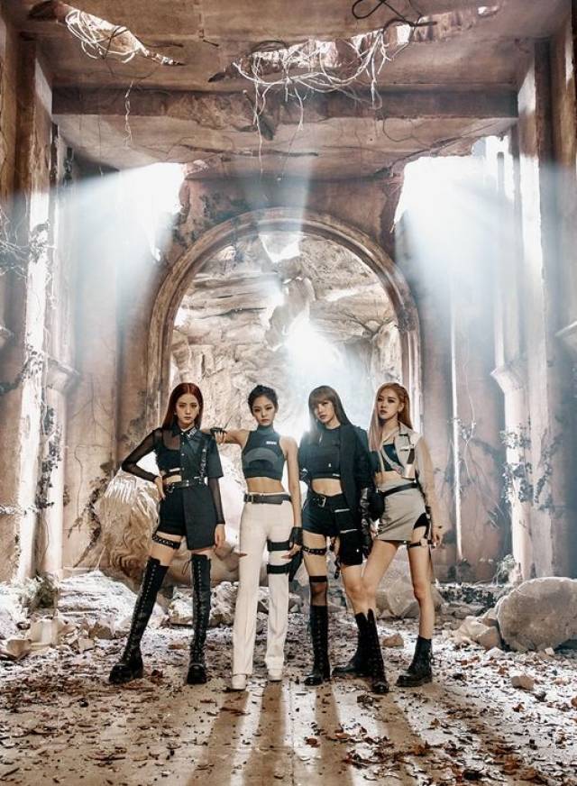 blackpink,在科切拉 巡演前美国大型户外广告.