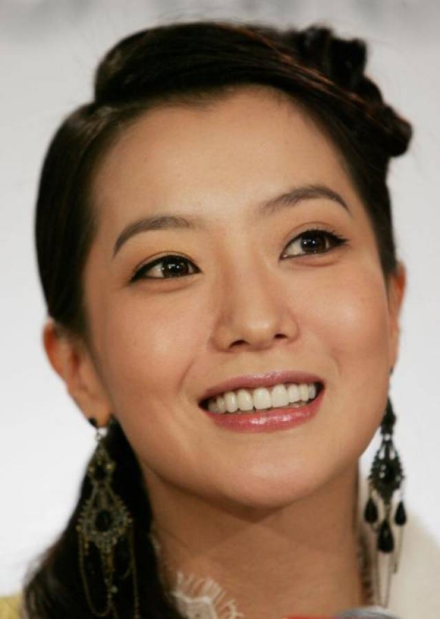 韩国第一美人金喜善晒素颜自拍照"模样大变"让人认不出