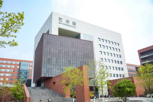 艺术楼 vs 位