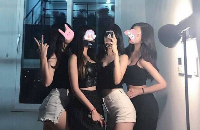 抖音闺蜜团火了之后,高颜值的闺蜜团们都悄悄