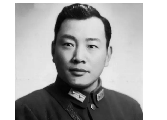 解放军最牛军长,见毛主席都不用敬礼!越南、印