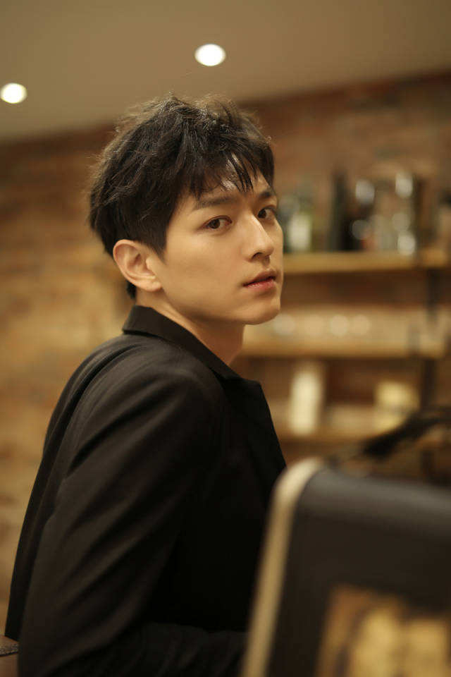 文苡帆复古写真曝光 《蜜汁炖鱿鱼》即将开播