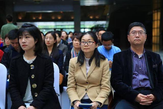 商丽萍表示,大手牵小手,就是要让人才怀着情怀创新创业,让孩子感知