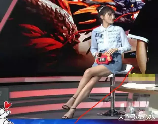 女解说黑丝遭抵制后,kpl又一女解说火了,不穿黑丝光腿