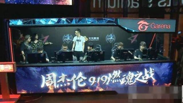 周杰伦再次用盖伦打野对战职业选手,18杀0死,