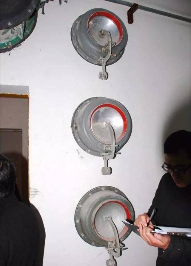 5,超压自动排气活门:整齐排列,无打架现象.